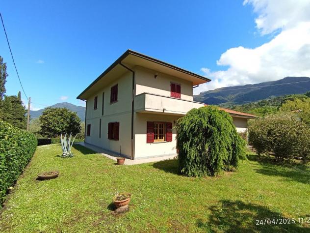 casa indipendente in vendita a Camaiore