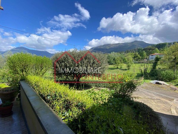 casa indipendente in vendita a Camaiore in zona Pontemazzori