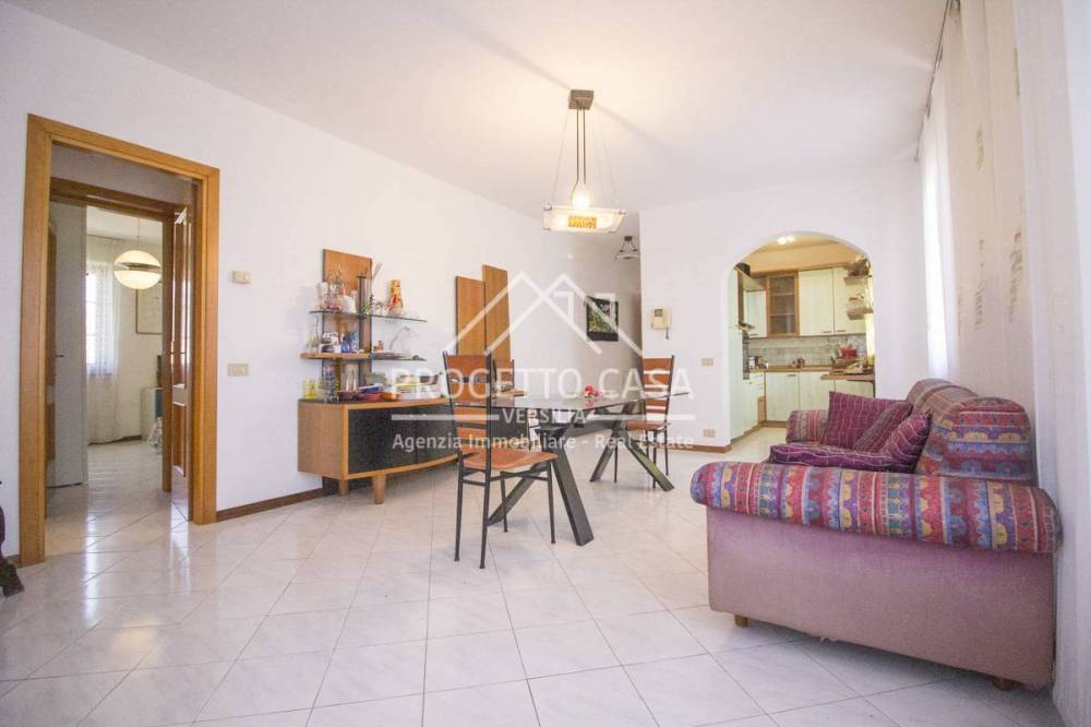 appartamento in vendita a Camaiore in zona Lido di Camaiore