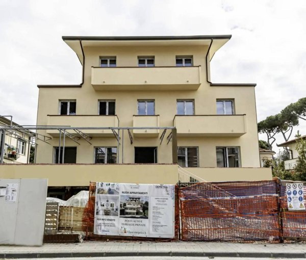 appartamento in vendita a Camaiore in zona Lido di Camaiore