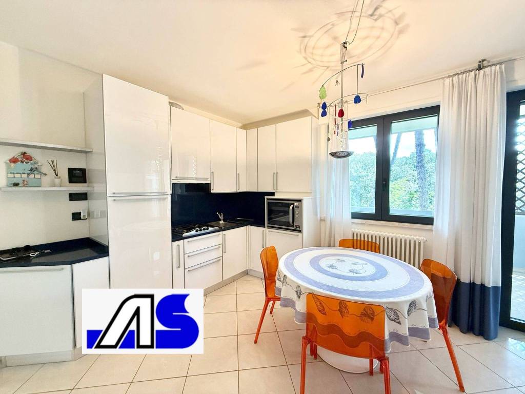 appartamento in vendita a Camaiore in zona Lido di Camaiore