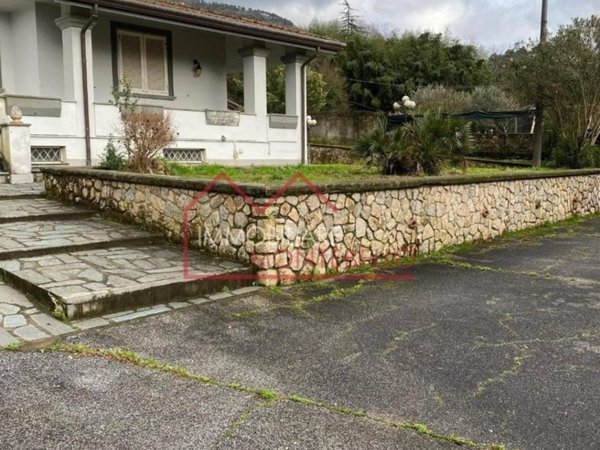 casa indipendente in vendita a Camaiore