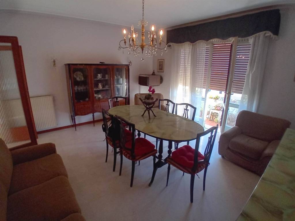 appartamento in vendita a Camaiore in zona Lido di Camaiore