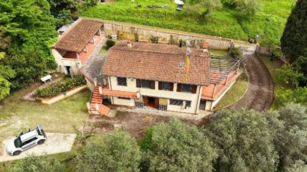casa indipendente in vendita a Camaiore