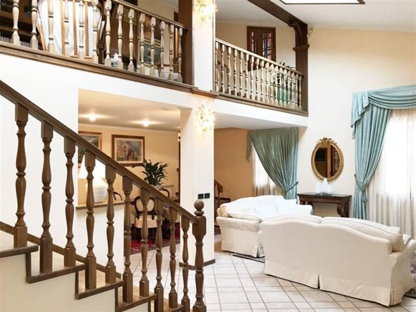 casa indipendente in vendita a Camaiore