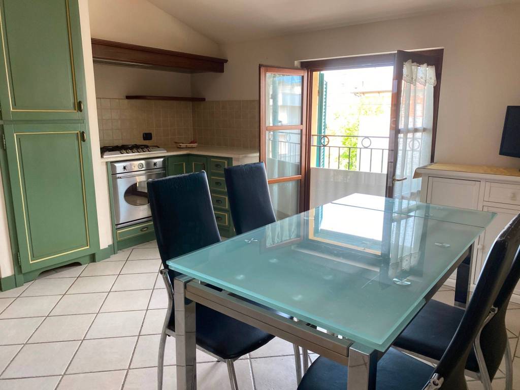 appartamento in vendita a Camaiore in zona Lido di Camaiore