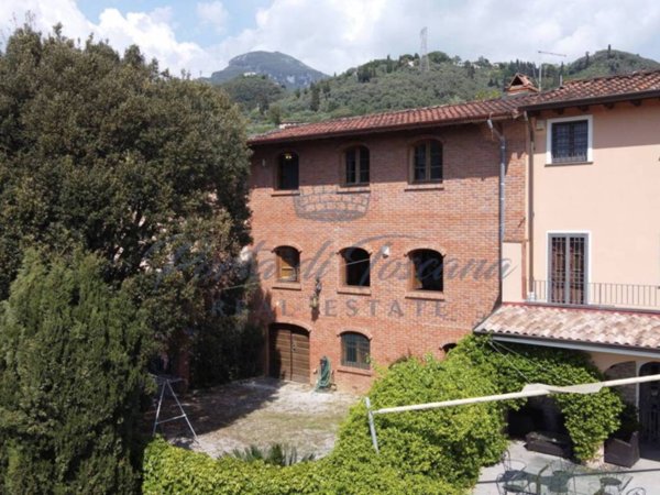 casa indipendente in vendita a Camaiore