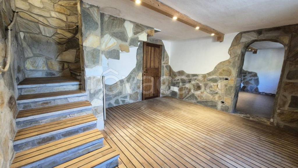 casa indipendente in vendita a Camaiore in zona Capezzano Pianore