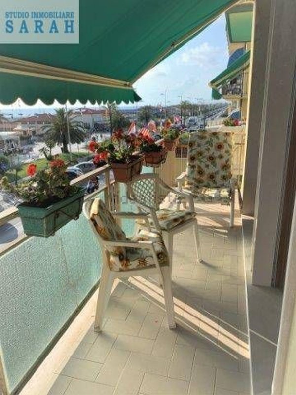 appartamento in vendita a Camaiore in zona Lido di Camaiore