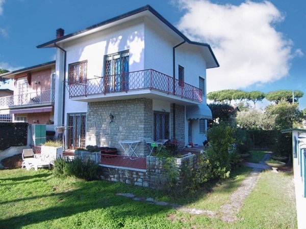 casa indipendente in vendita a Camaiore in zona Secco