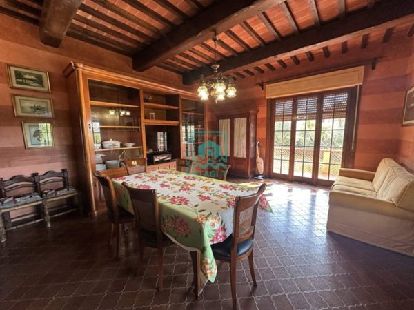 casa indipendente in vendita a Camaiore in zona Lido di Camaiore