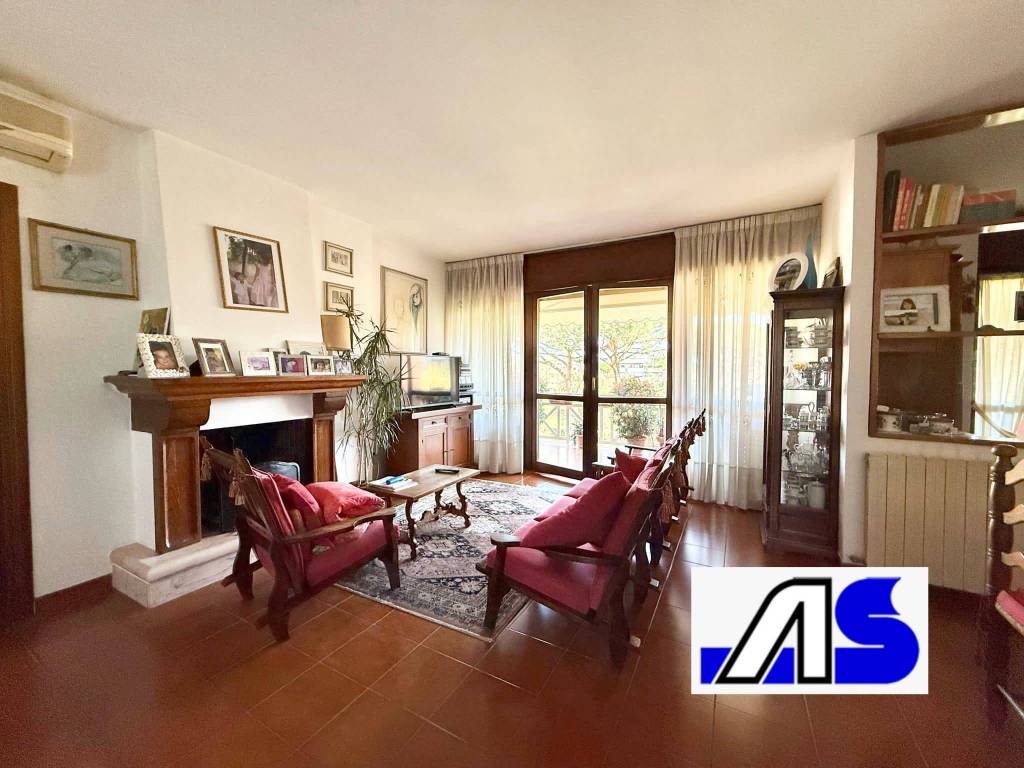appartamento in vendita a Camaiore in zona Lido di Camaiore