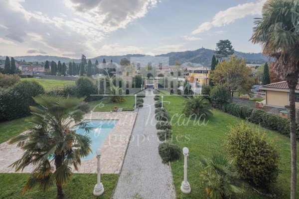 casa indipendente in vendita a Camaiore