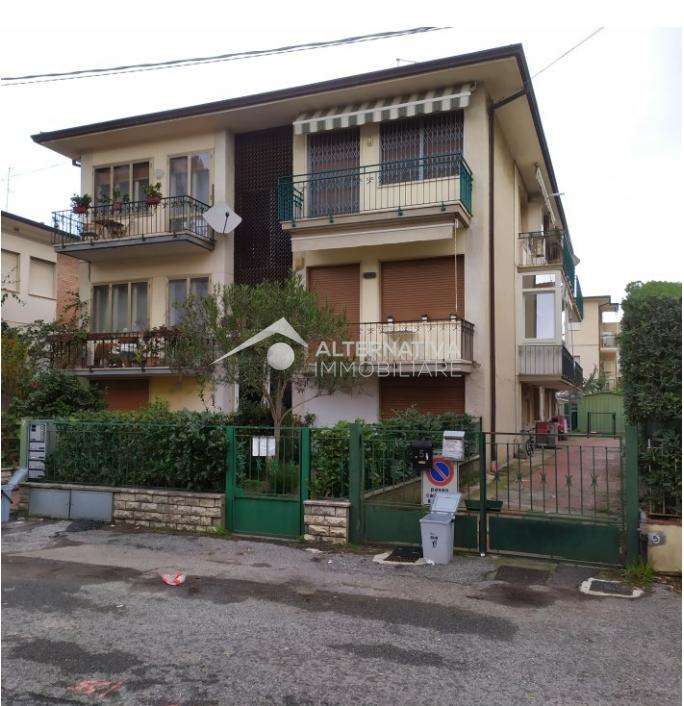 appartamento in vendita a Camaiore in zona Lido di Camaiore