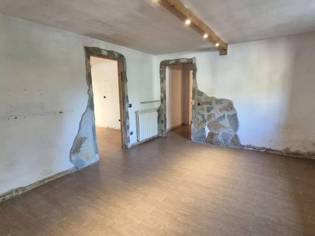 casa indipendente in vendita a Camaiore in zona Capezzano Pianore