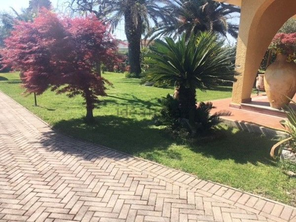 casa indipendente in vendita a Camaiore in zona Lido di Camaiore