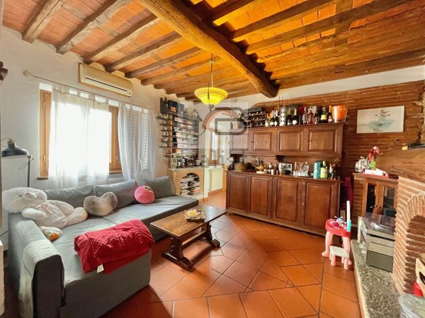 casa indipendente in vendita a Camaiore