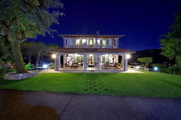 casa indipendente in vendita a Camaiore