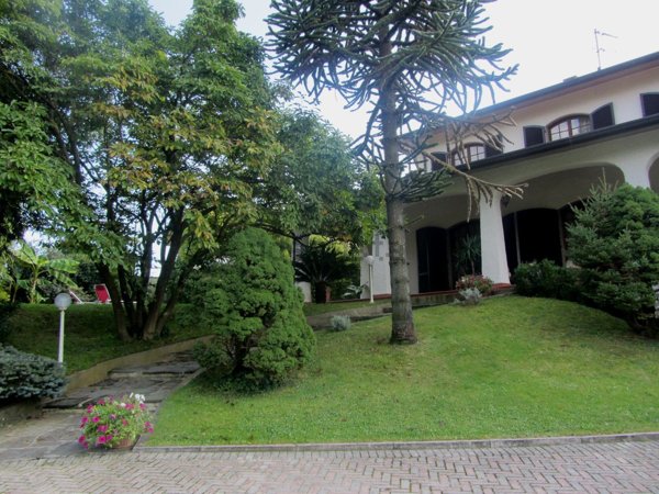 casa indipendente in vendita a Camaiore
