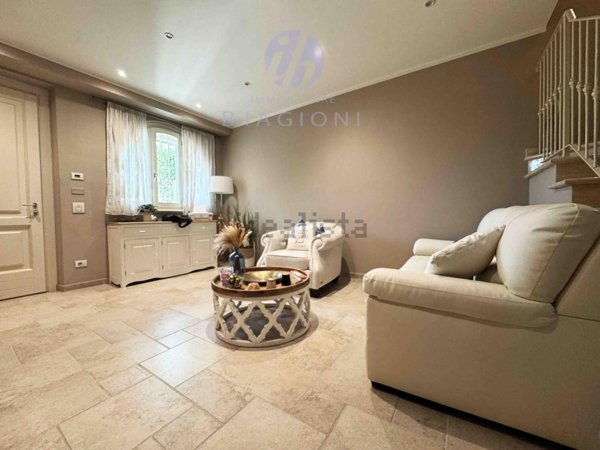 casa indipendente in vendita a Camaiore in zona Lido di Camaiore