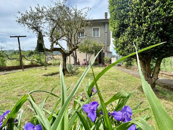 casa indipendente in vendita a Camaiore