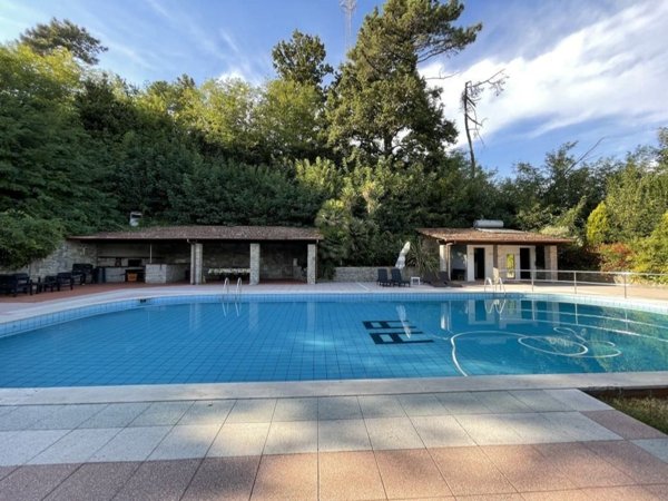 casa indipendente in vendita a Camaiore