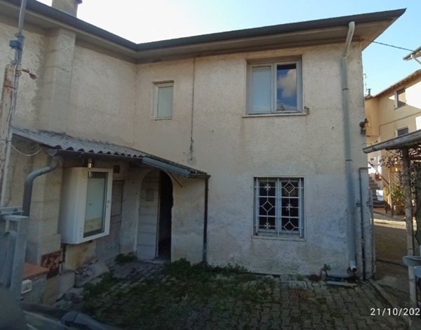 esavano in vendita a Camaiore