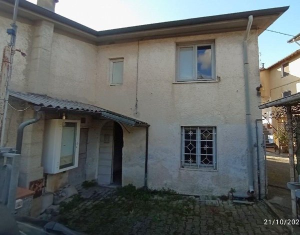 esavano in vendita a Camaiore