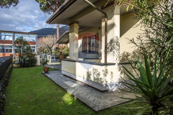 casa indipendente in vendita a Camaiore
