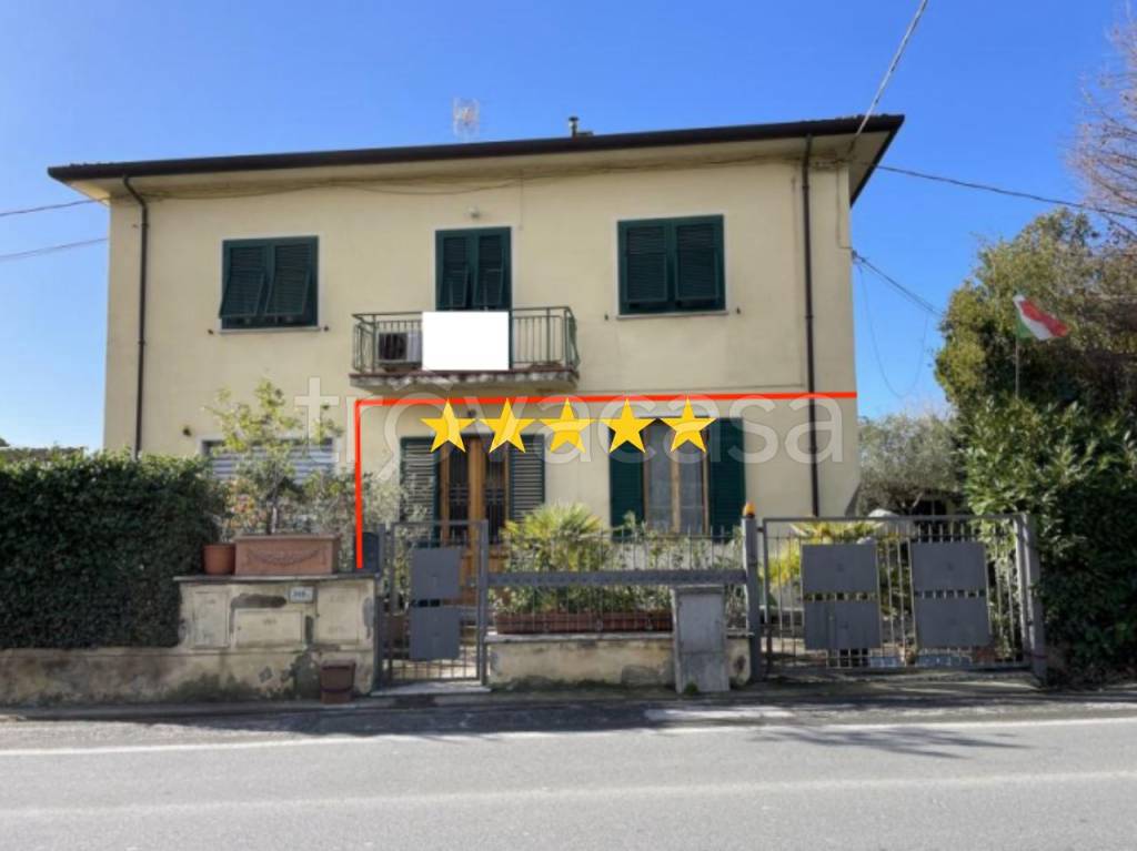 appartamento in vendita a Camaiore in zona Capezzano Pianore