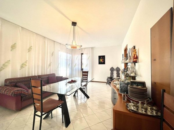 appartamento in vendita a Camaiore in zona Lido di Camaiore