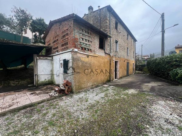 casa indipendente in vendita a Camaiore