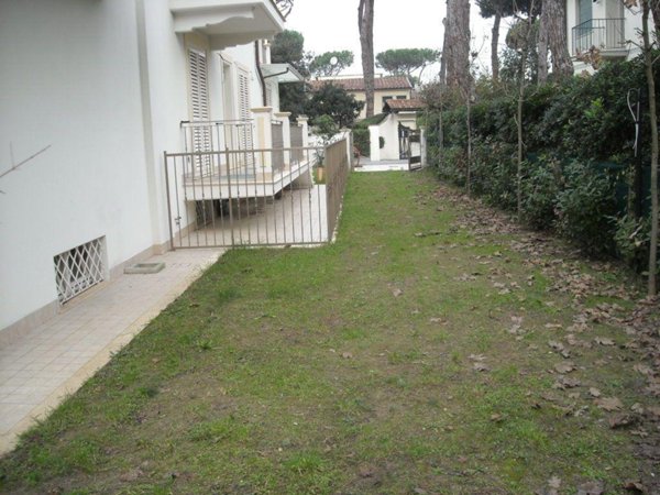 casa indipendente in vendita a Camaiore in zona Lido di Camaiore
