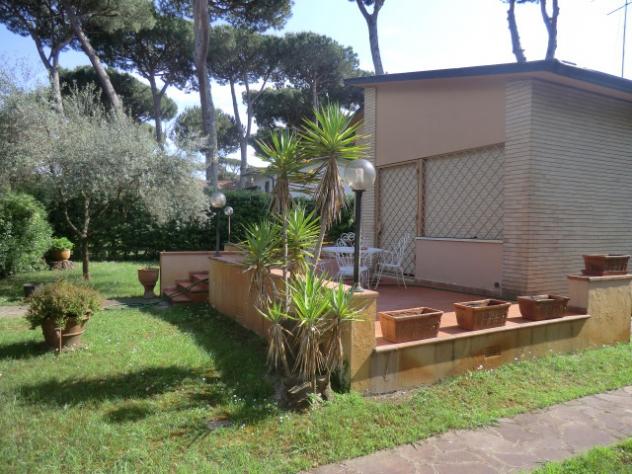 casa indipendente in vendita a Camaiore in zona Lido di Camaiore