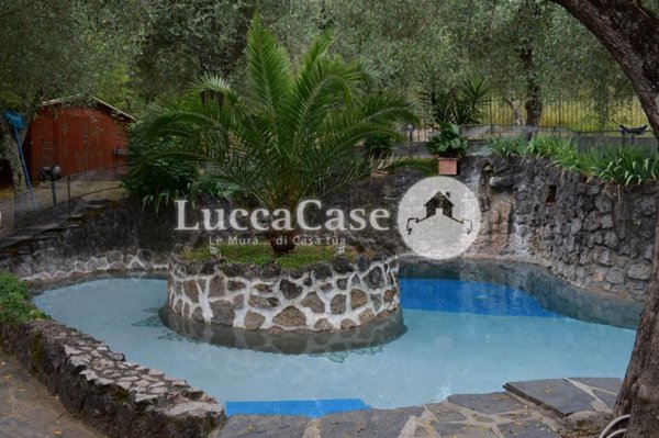 casa indipendente in vendita a Camaiore