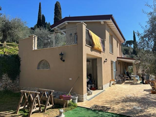 casa indipendente in vendita a Camaiore