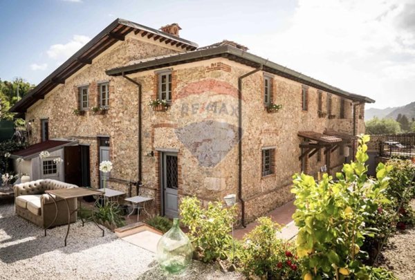 casa indipendente in vendita a Camaiore