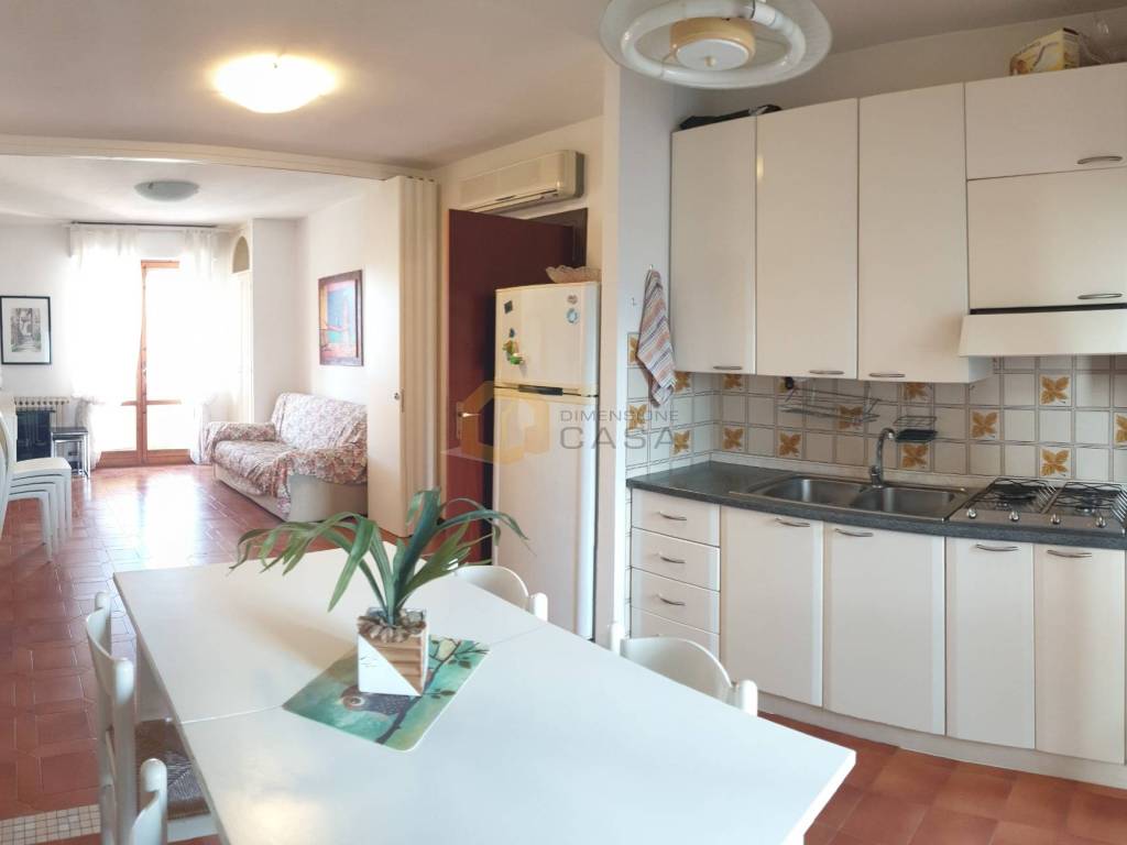 appartamento in vendita a Camaiore in zona Lido di Camaiore