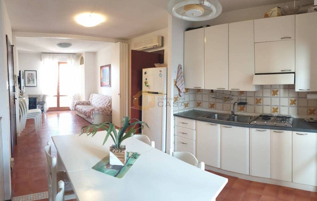 appartamento in vendita a Camaiore in zona Lido di Camaiore