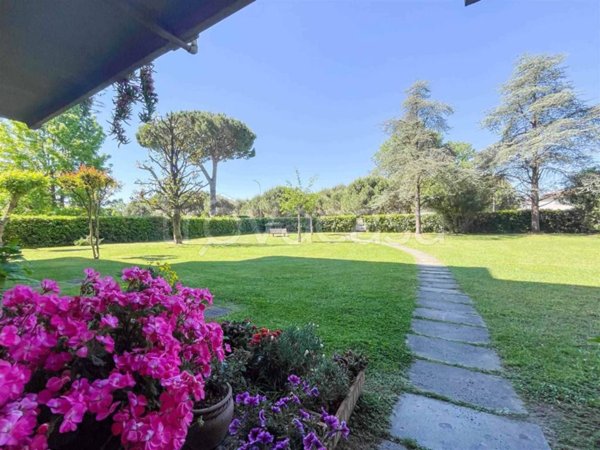appartamento in vendita a Camaiore in zona Lido di Camaiore
