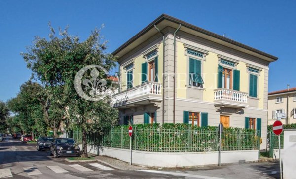 casa indipendente in vendita a Camaiore in zona Lido di Camaiore