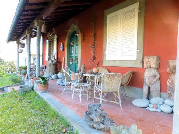 casa indipendente in vendita a Camaiore in zona Lido di Camaiore