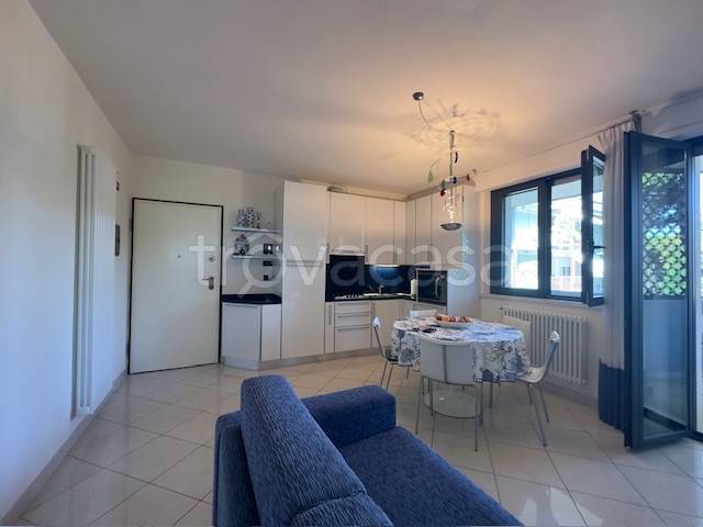 appartamento in vendita a Camaiore in zona Lido di Camaiore