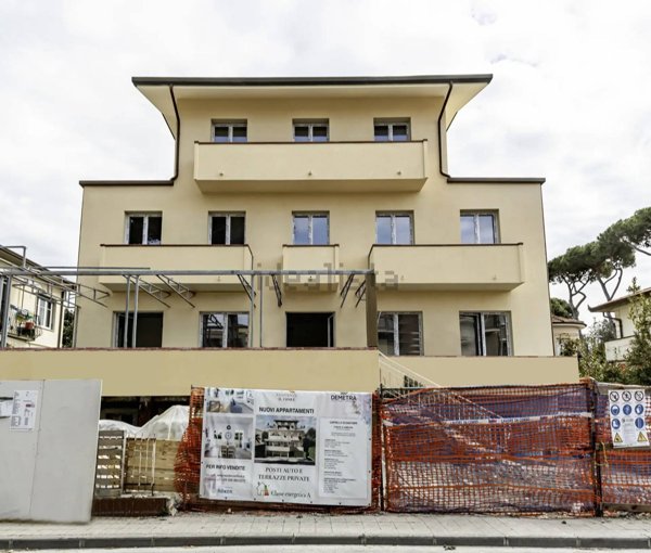 appartamento in vendita a Camaiore in zona Lido di Camaiore