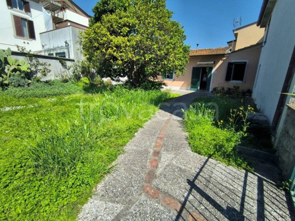 casa indipendente in vendita a Camaiore in zona Capezzano Pianore