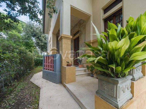 casa indipendente in vendita a Camaiore in zona Lido di Camaiore