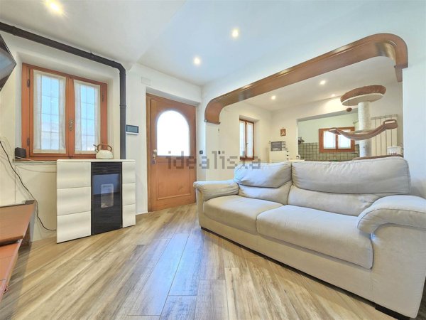 casa indipendente in vendita a Camaiore