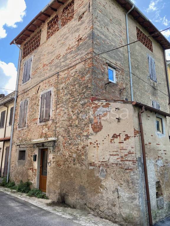 casa indipendente in vendita a Camaiore