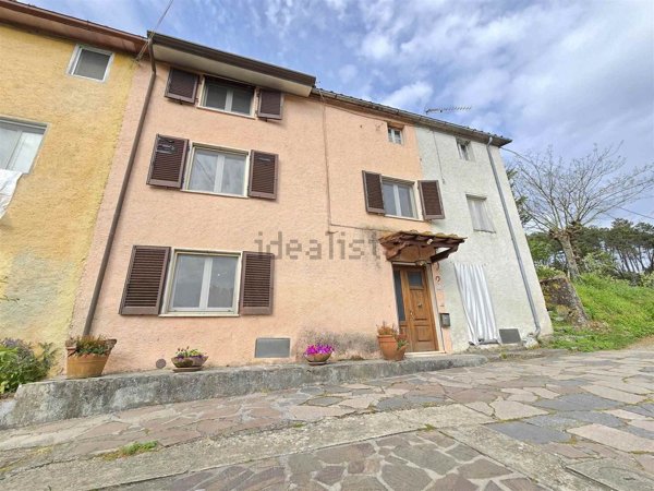 casa indipendente in vendita a Camaiore
