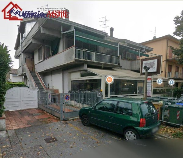 negozio in vendita a Camaiore in zona Lido di Camaiore